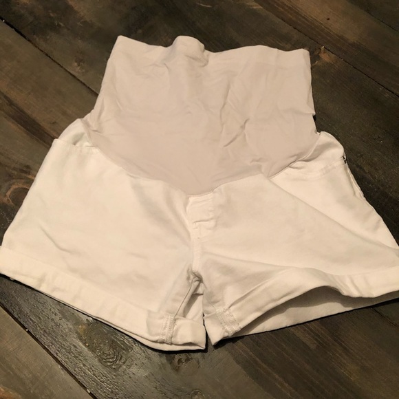 White maternity shorts - Picture 1 of 3